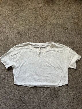 Lululemon cropped tee